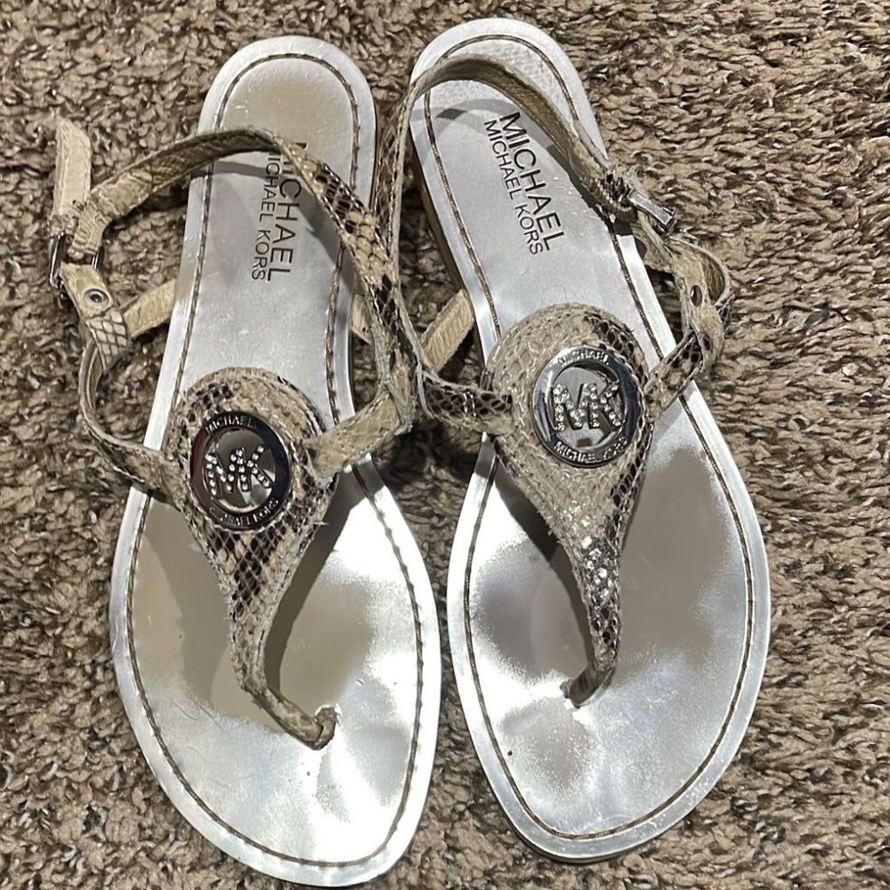 MICHAEL KORS flat sandals size 7 EUC